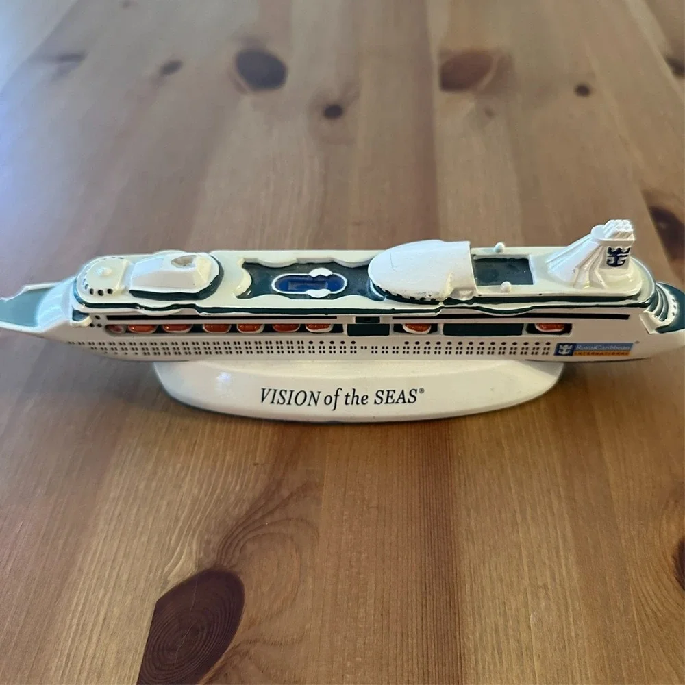 RCCL Royal Caribbean Vision of the Seas Official Cruise Ship Model